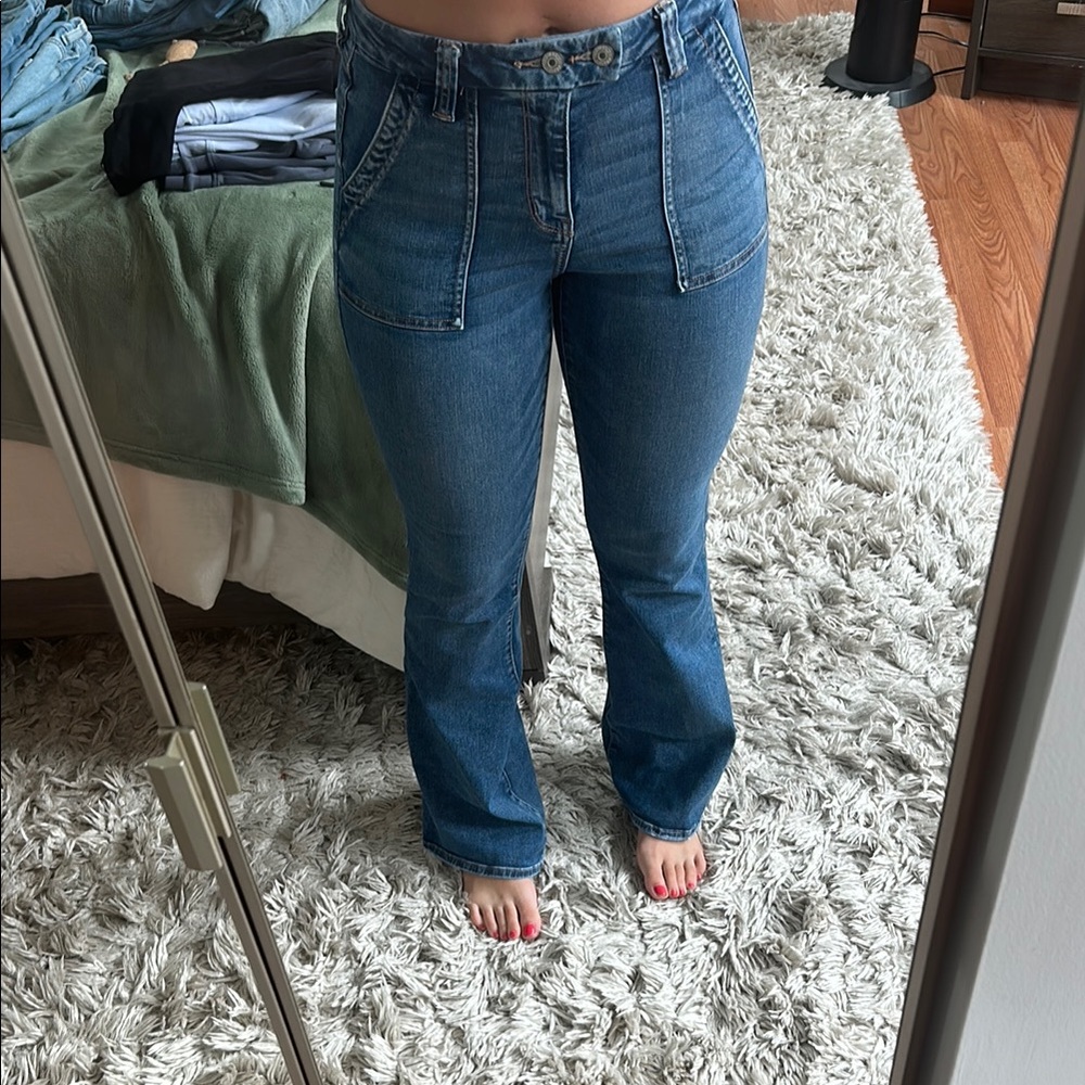Woman’s curvy flare jeans